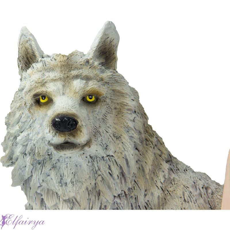 Fee "Aislyn" mit weißem Wolf